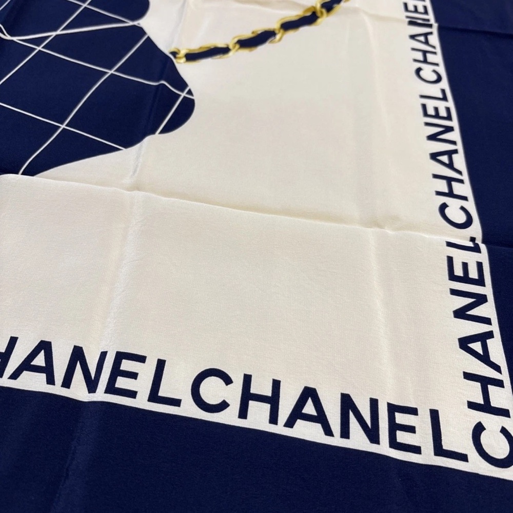 CHANEL Silk Scarf Gold Chain Matelasse Bag Logo Classic Elegant Italy - Picture 12 of 14